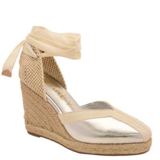 Cuña dorada azarey moda casual tendencia 2025 primavera verano