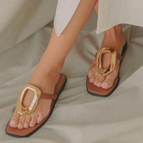 Sandalia marrón piel calidad tendencia 2025 primavera verano