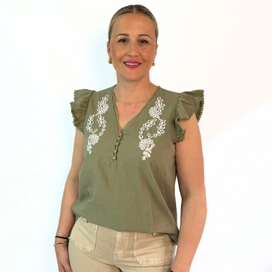 Camiseta Blanca con Mangas de Encaje | Estilo Sofisticado y Cómodo